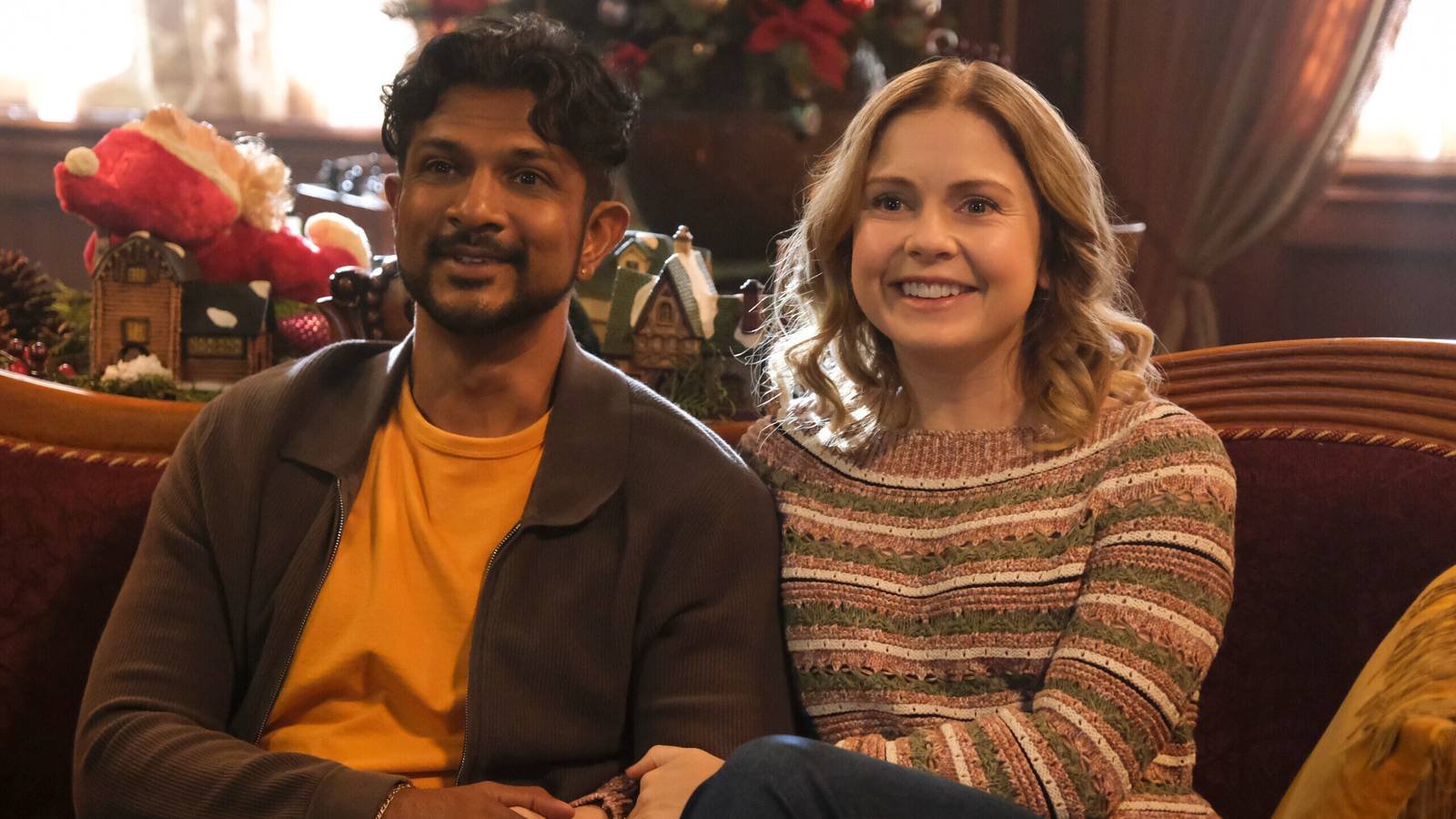 Utkarsh Ambudkar and Rose McIver in Ghosts