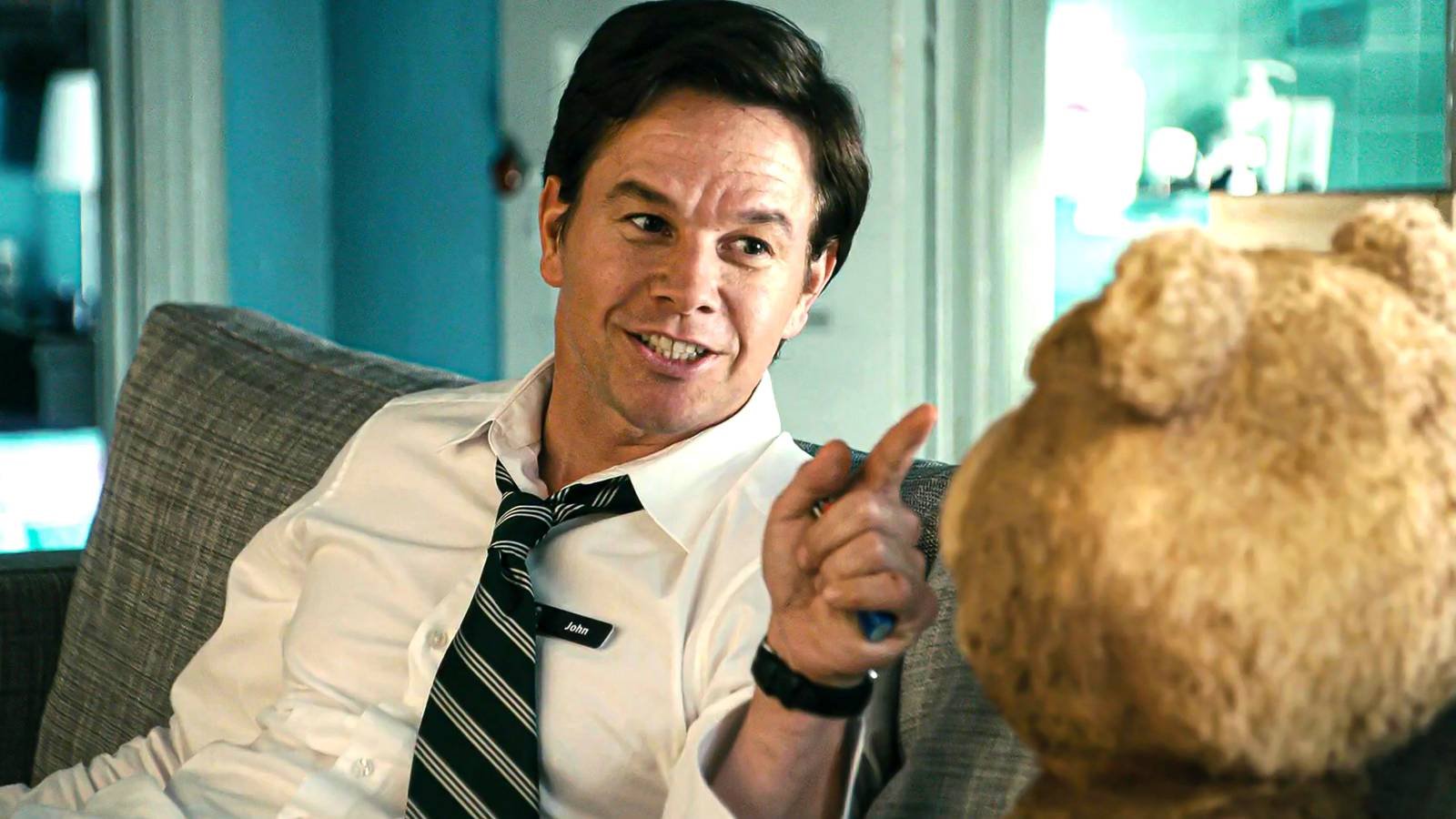 Mark Wahlberg as John pointing at Ted excitedly in Ted