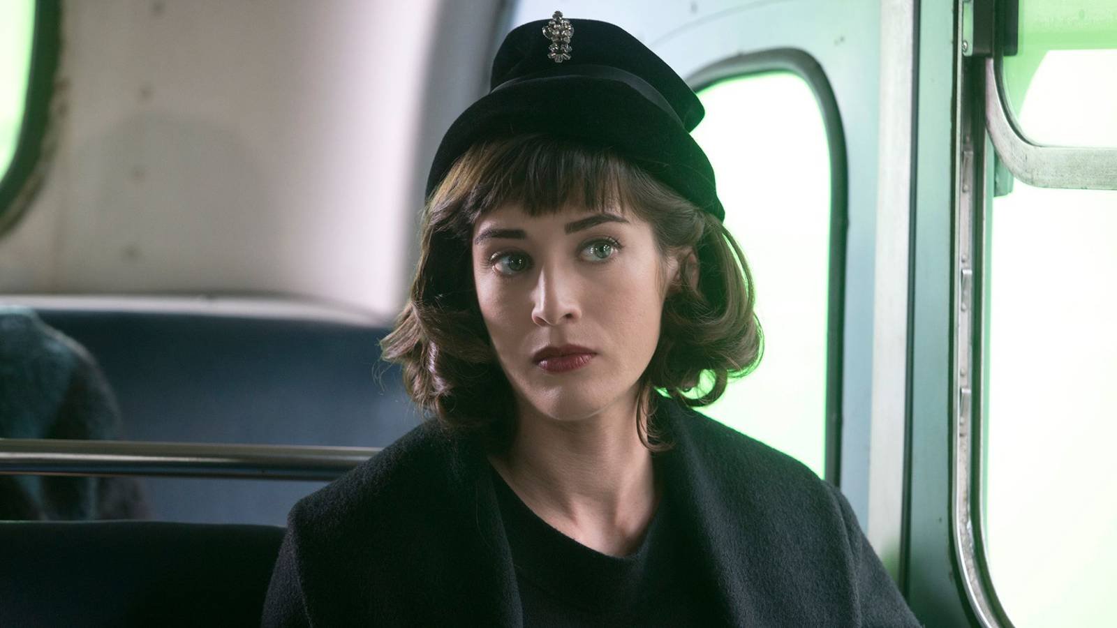 Lizzy Caplan in Das Boot